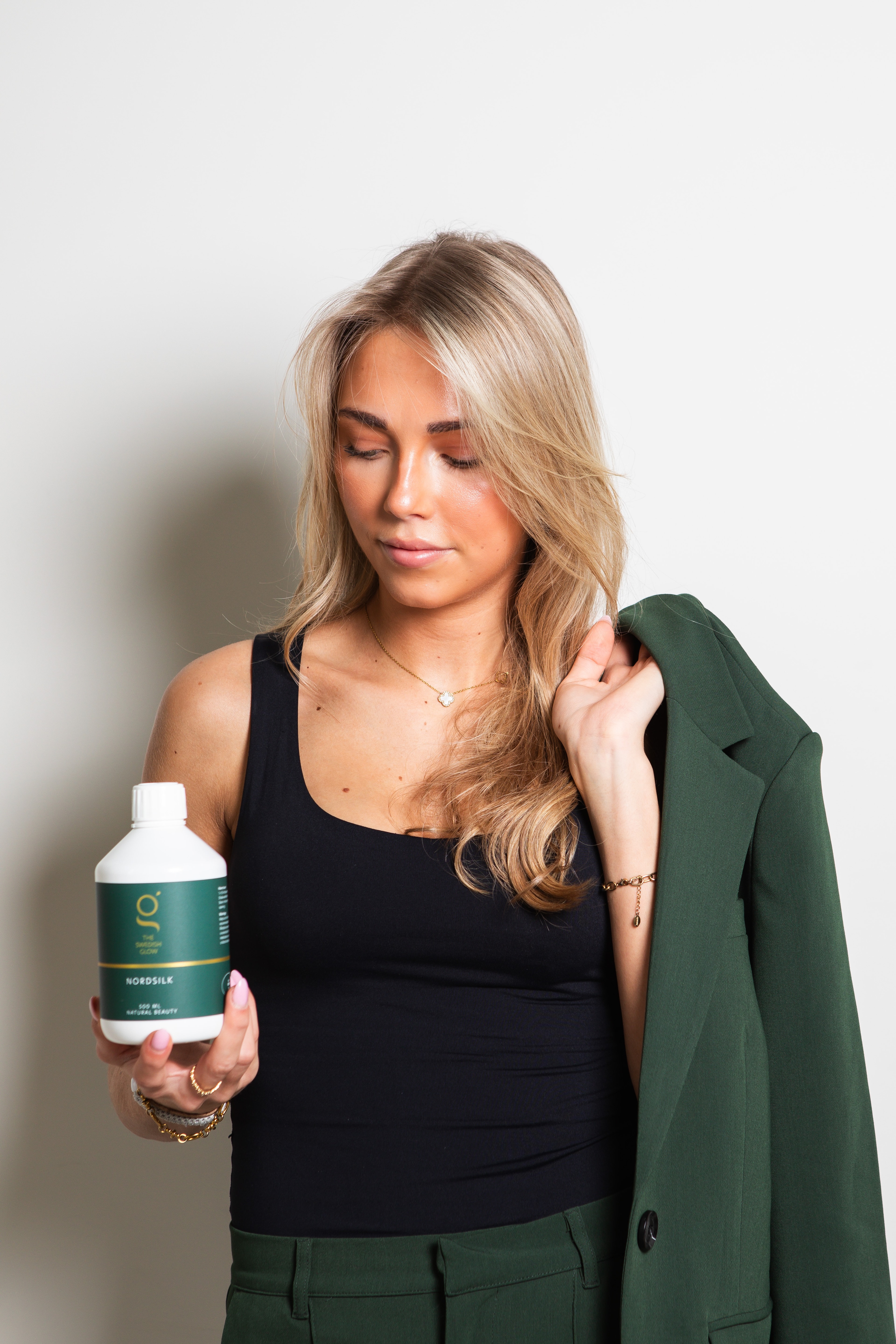 Nordsilk. De haarroutine van The Swedish Glow